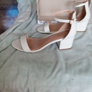 BRASH   NAOMI WHITE OPEN TOE ANKLE STRAP STACKED HEEL  SIZE  9 1/2